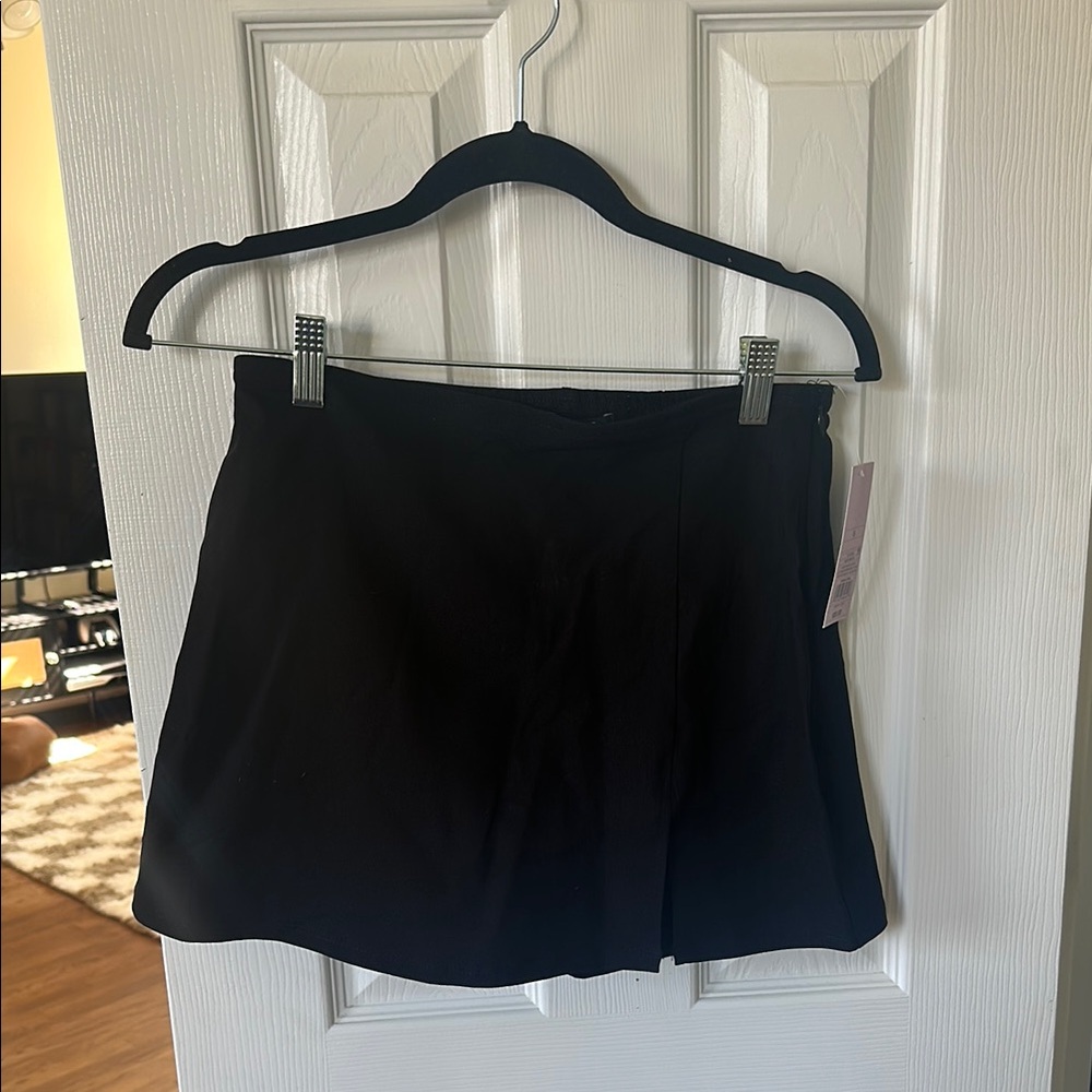 NWT Wild Fable Black Skort - Size Small
